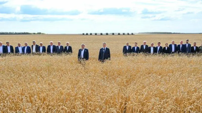 Казахстанские чиновники обсуждают ценность людей по сравнению с нейросетями, а Алматы сталкивается с кражами, в то время как акимы регионов активно выезжают в поля, а министры стремятся вернуть доступ к PlayStation и оценивают взаимодействие между людьми  Павлодаре