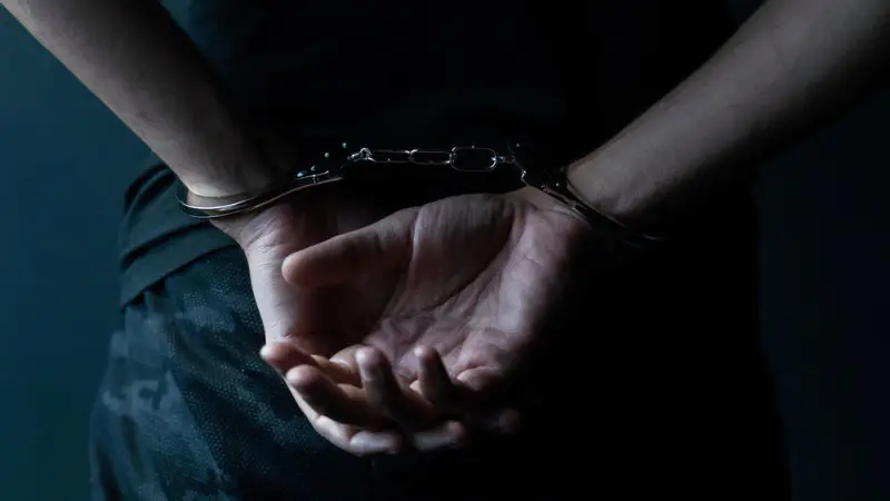 В Туркестанской области Казахстана мужчина жестоко избил своего пожилого отца: полицейские задержали подозреваемого Павлодаре