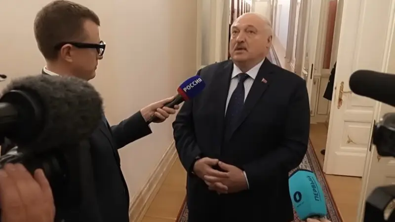 Лукашенко: "НАТО может попытаться сбить наши самолёты, но мы не собираемся летать в их облака" Павлодаре