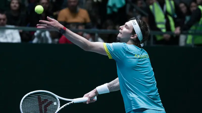 Александр Бублик вышел в финал ATP в Ханчжоу после уверенной победы над Ву Павлодаре