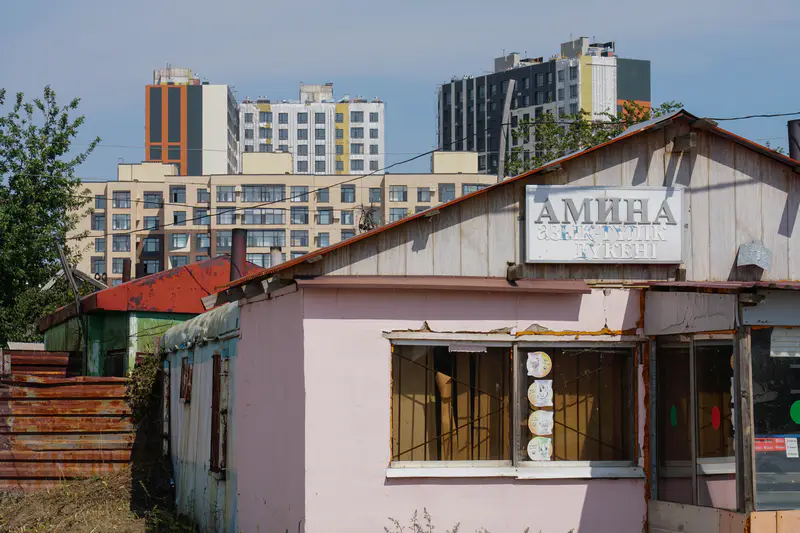 Магазинчик в старом частном доме, дачи на острове 