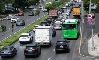 Акимат Алматы предложил ввести дифференцированный график начала занятий для студентов вузов, чтобы уменьшить пробки на дорогах. Это нововведение направлено на оптимизацию транспортного потока в городе, однако реакция вузов на данное предложение пока не бы