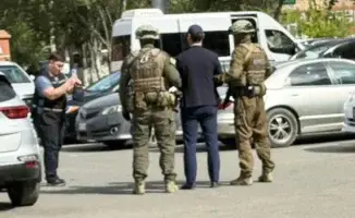 КНБ задержал заместителя руководителя управления строительства Атырауской области в здании акимата