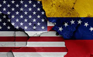 Венесуэльский шторм: Мадуро указывает на агрессию США, Трамп отвечает ударом по наркокартелям