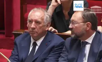 Правительство Франции отправило в отставку премьер-министра Франсуа Байру, решение было принято Нижней палатой парламента. Это событие произошло в понедельник, 8 сентября, когда большинство депутатов поддержали данное решение.