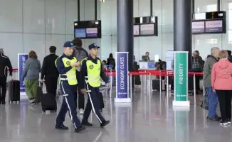 В Алматы иностранец шутит о 'атомной бомбе' в багаже — полиция реагирует на угрозу