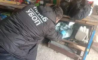 В Карагандинской области силовики пресекли крупную схему хищения дизельного топлива с железной дороги: задержаны 17 человек, изъято оружие.