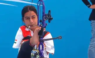 18-летняя индийская лучница Шитал Деви стала чемпионкой мира по парастрельбе, преодолев все преграды и продемонстрировав выдающиеся навыки, несмотря на отсутствие рук.