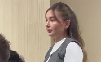 Супруга блогера Ерболата Жанабылова, Эльмира Толегенова, отказалась давать показания в суде, сообщает корреспондент Tengrinews.kz.