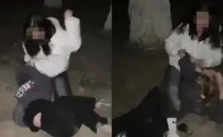 В Атырау студентка колледжа избила сверстницу в парке, инцидент попал на видео и стал причиной уголовного дела.