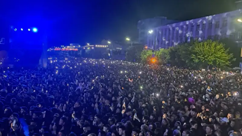 235 детей потерялись на праздничном концерте в Караганде Павлодаре