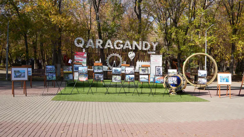 В Центральном парке культуры и отдыха Караганды состоялась фотовыставка "Закон и порядок", посвящённая работе сотрудников полиции. На выставке были представлены фотографии, иллюстрирующие повседневную деятельность правоохранительных органов и их вклад в о Павлодаре