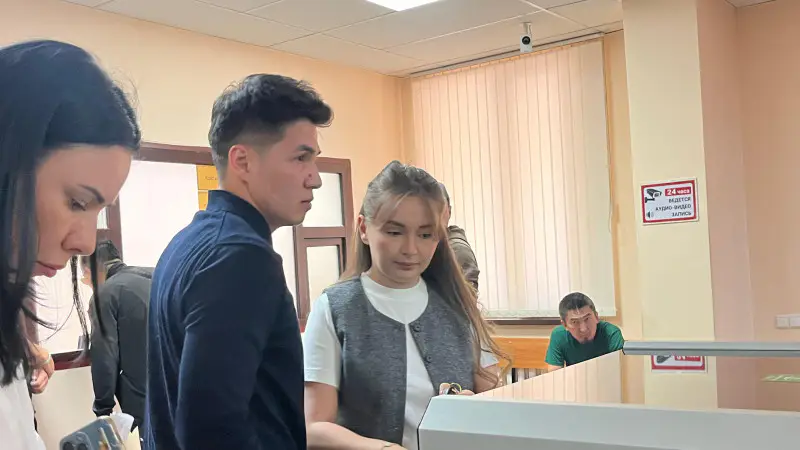 Судебный процесс над казахстанским блогером Ерболатом Жанабыловым: международное внимание на Астану Павлодаре