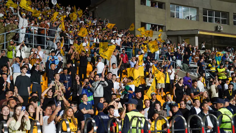 “Два за 1,4 миллиона тенге“: перекупщики продают билеты на “Кайрат“ - “Реал“ Павлодаре