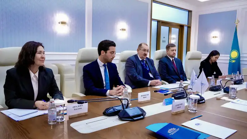 В Конституционном Суде прошла встреча с новым Главой Офиса ОБСЕ в Астане (2)