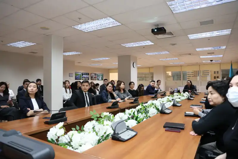 Для сотрудников Министерства промышленности и строительства провели лекцию о создании безопасной рабочей среды (4)