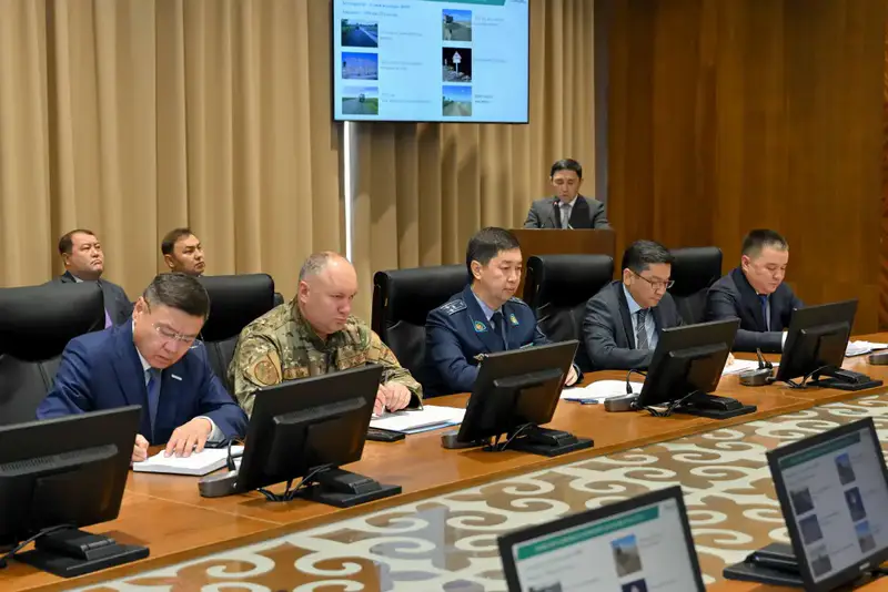 Обсуждена готовность дорог региона к зимнему периоду (10)