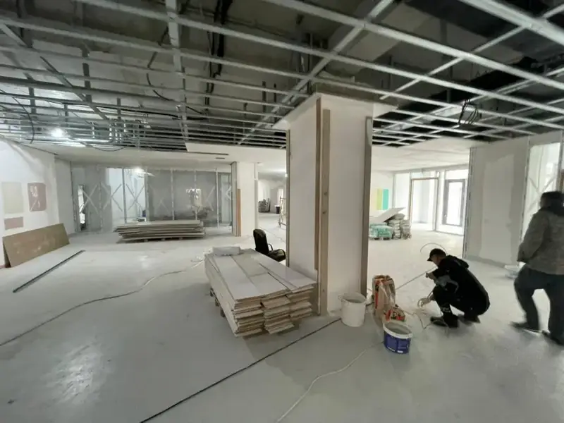 В Бостандыкском районе Алматы завершается строительство новой поликлиники (2)