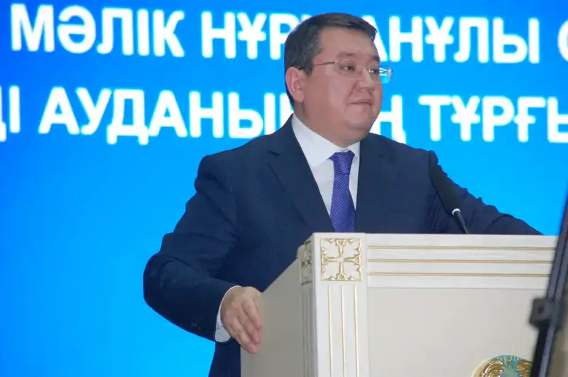 Советник Президента Малик Отарбаев обсудил цифровую трансформацию с жителями Ескельдинского района Жетісу Павлодаре