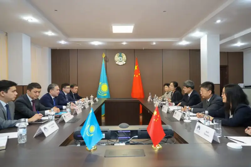 Обсуждение перспектив торгово-экономического сотрудничества между Казахстаном и Китаем Павлодаре