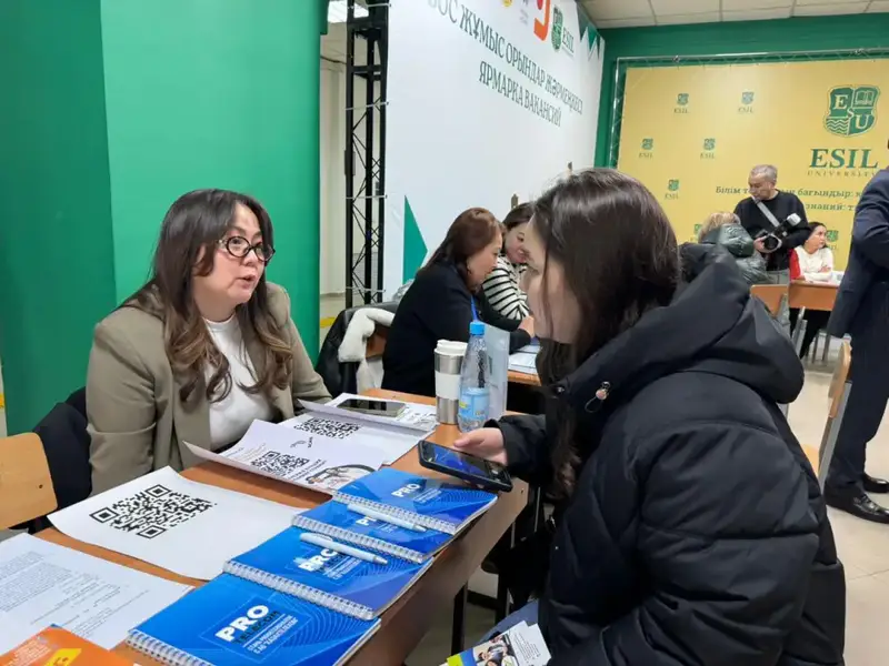 Ярмарка вакансий прошла в Esil University Павлодаре