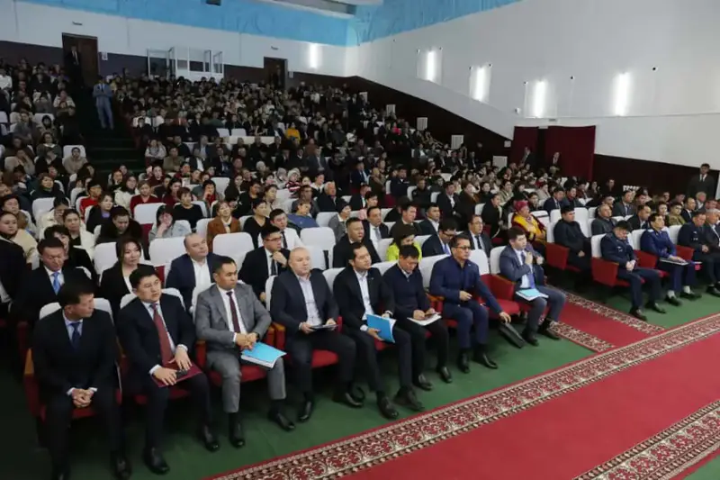 Ербол Карашукеев провёл встречу с жителями Таласского района Павлодаре