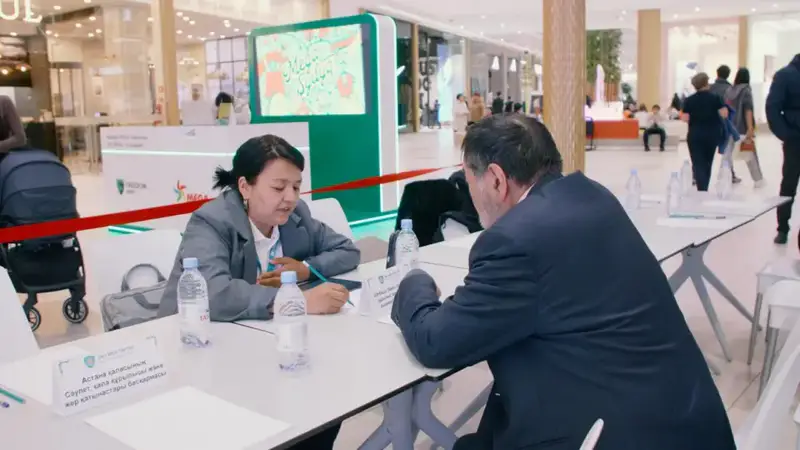 «Закон и порядок»: в столице прошла акция «Правовая аптека» (6)