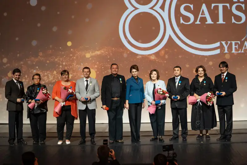 Президент поздравил театр имени Наталии Сац с юбилеем (2)