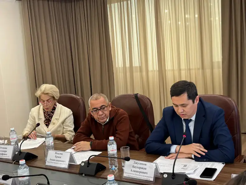 Обсуждение улучшения доступа к медицинской помощи и выбору лекарств на заседании Минздрава Павлодаре