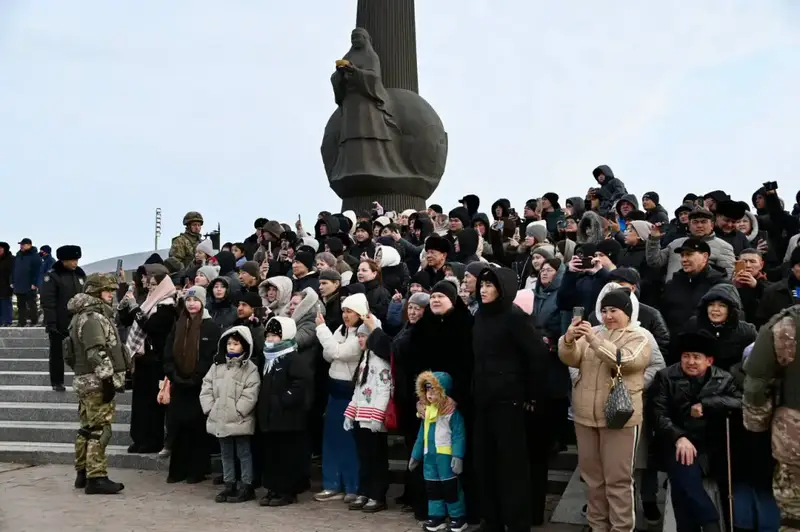 Более 200 солдат принесли присягу на площади 'Отан қорғаушылар' в Астане Павлодаре