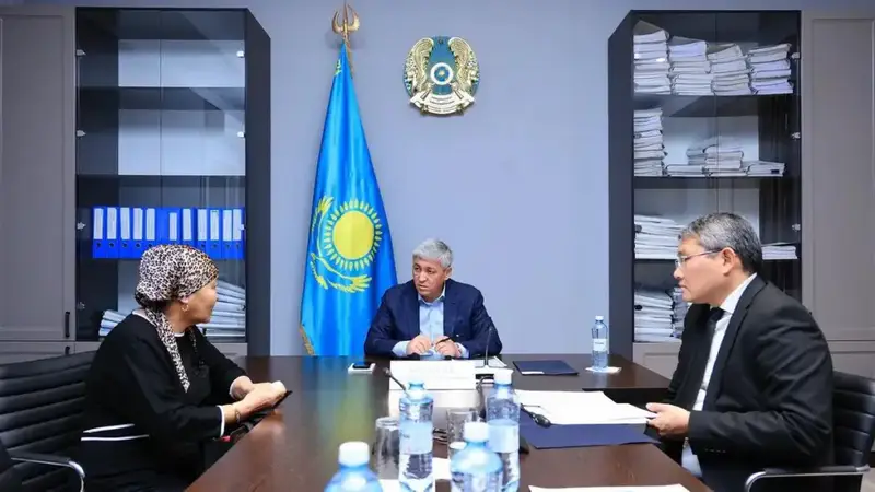 Обсуждение социальных проблем жителей Карагандинской области на личном приёме акима Ермаганбета Булекпаева Павлодаре