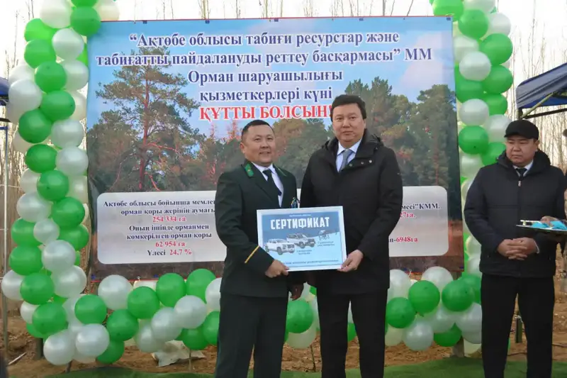 Шалкарским лесникам передали автомобили и дроны (3)