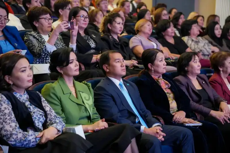 В Семее прошёл форум «Заманауи әйел: қоғам және отбасы», посвящённый роли женщин в обществе Павлодаре