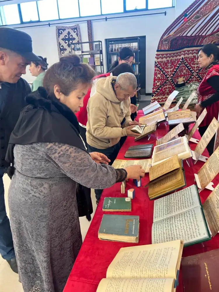 В Косшы прошла передвижная выставка редких рукописей, посвященная истории Великой степи Павлодаре