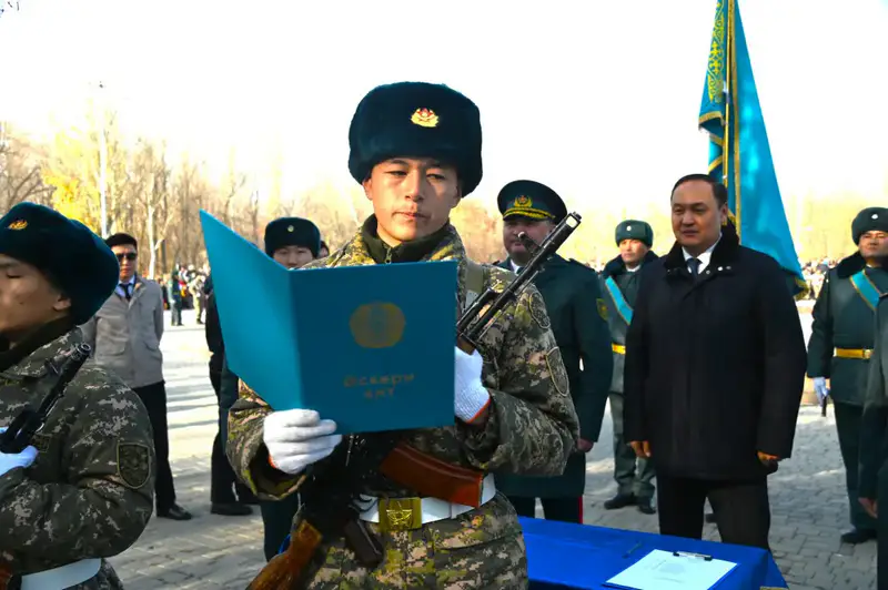 Торжественная присяга новобранцев в Таразе Павлодаре