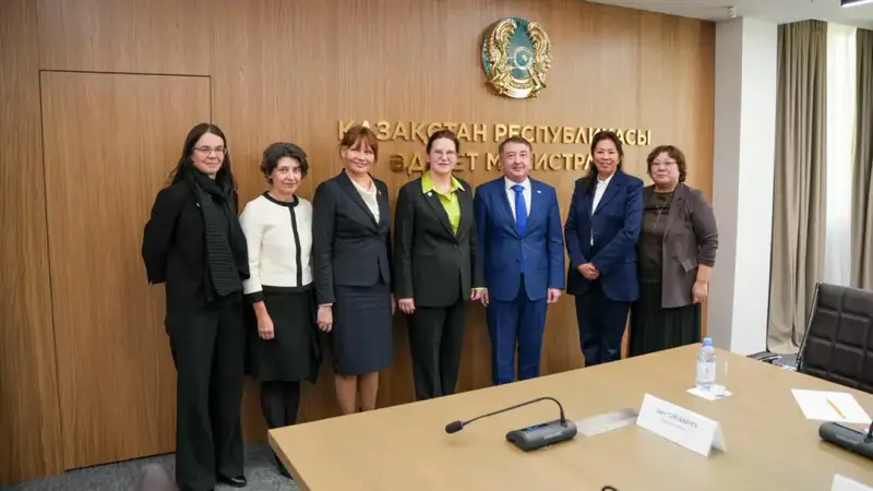 Министр юстиции Республики Казахстан Ерлан Сарсембаев встретился с Министром юстиции и цифрового развития Республики Эстония Лиисой Пакостой (2)