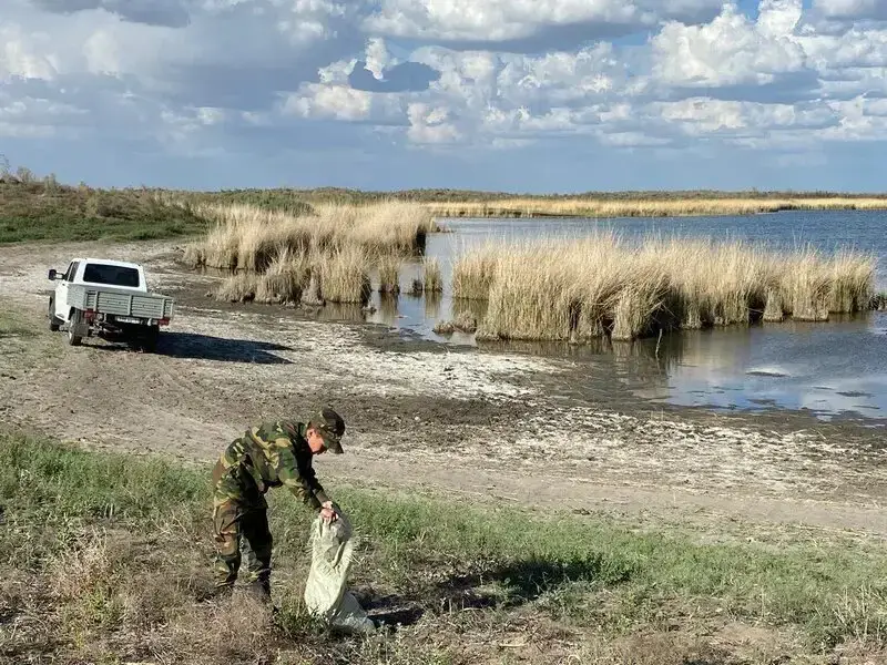 Водоемы рыбохозяйственного значения очищены от 60 000 тонн мусора и рыболовных сетей (4)