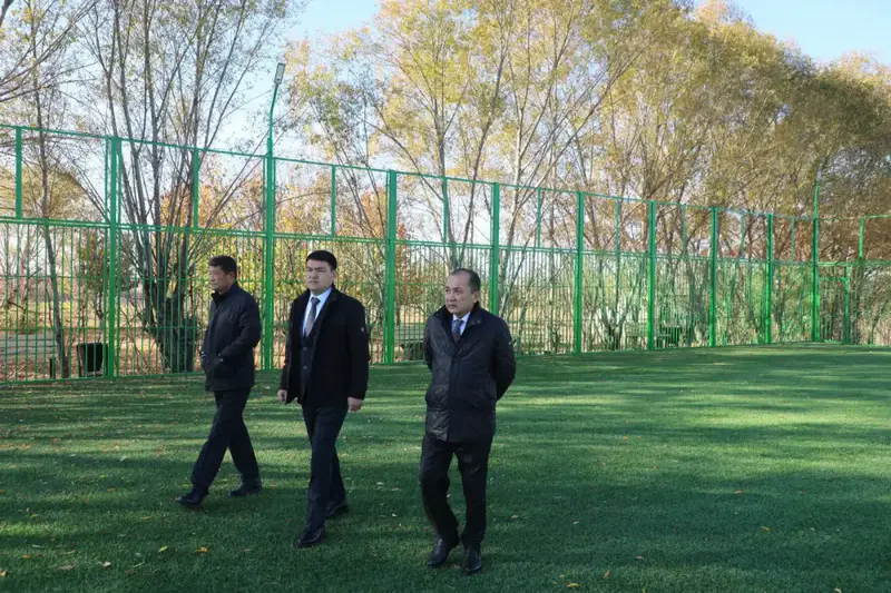 В Сарыагаше открыты малое футбольное поле и детская игровая площадка для жителей Павлодаре