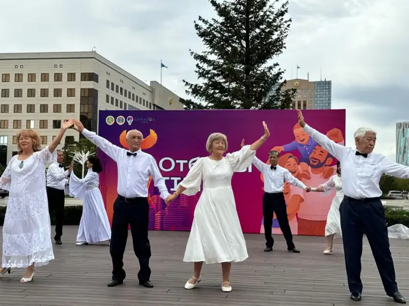 В Астане открылся танцевальный кружок при Центре активного долголетия (4)