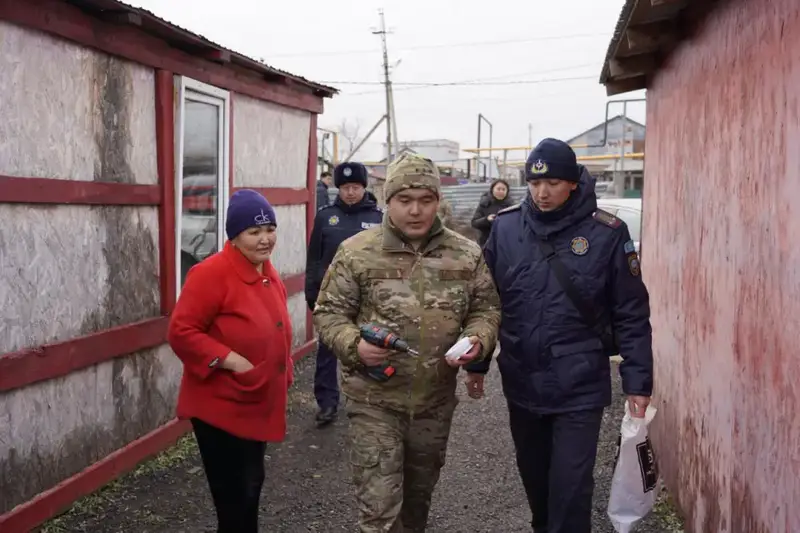 Пожарная безопасность в отопительный сезон: масштабный рейд по жилому сектору провели спасатели в Астане (3)