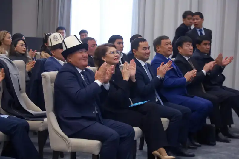 В Кыргызстане презентована книга Президента Республики Казахстан (3)