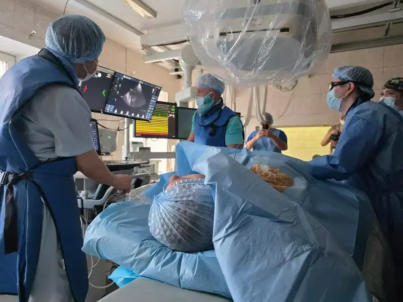 В Караганде начали проводить инновационные операции на сердце (2)