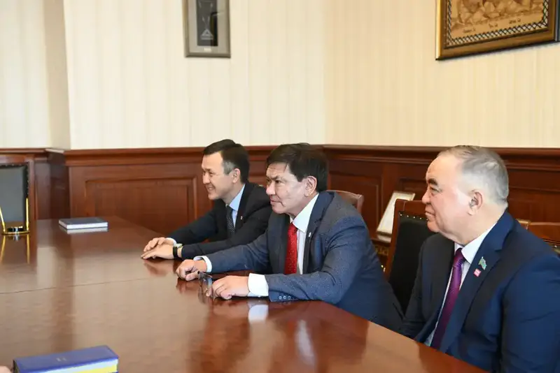 Нур-Султан: встреча с главой Народной партии Павлодаре