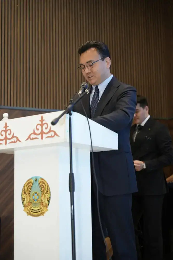 В городе Алатау состоялся областной Языковой форум в формате TED Talks с участием учителей, преподавателей и учёных (8)