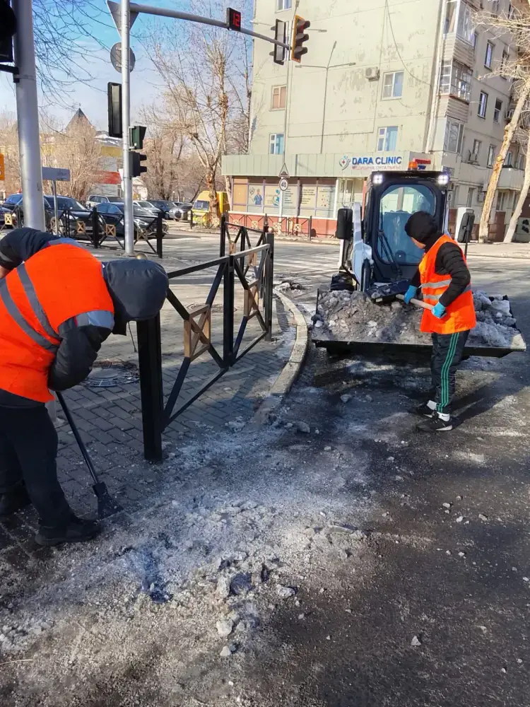 В Астане ночью для снегоуборки mobilizirovano 487 единиц спецтехники и 251 дорожный рабочий Павлодаре