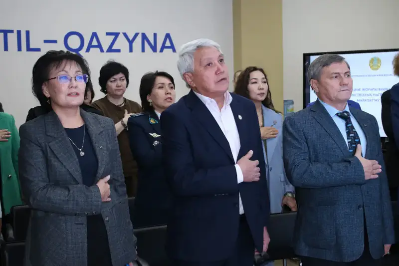 Вручены нагрудные знаки «Ахмет Байтұрсынұлы» и «Ана тілін дамытуға қосқан үлесі үшін» (3)