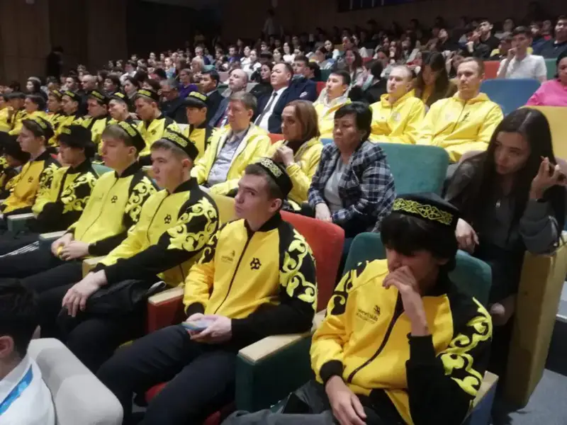 Республиканский патриотический форум в Костанае: акцент на престиж рабочих профессий и развитие технического образования Павлодаре