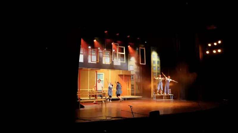 «Жылы мұң»: спектакль о тенях наркотиков и их разрушительном влиянии на семьи в Астане Павлодаре