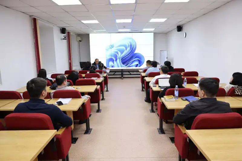 Члены Высшего Судебного Совета провели гостевые лекции для магистрантов Академии правосудия Павлодаре