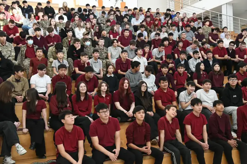 «Закон и порядок»: учащимся столичного колледжа напомнили об ответственности за совершение правонарушений (7)